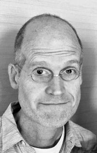 Chris Ware headshot, credit Gil Roth