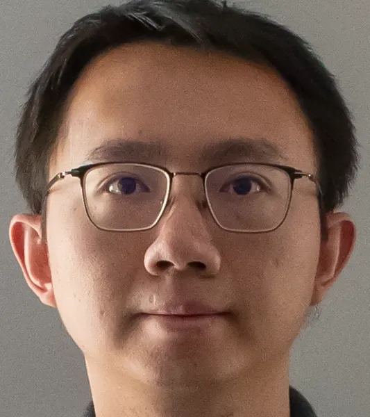 Professional Headshot of Tianyu Zhang