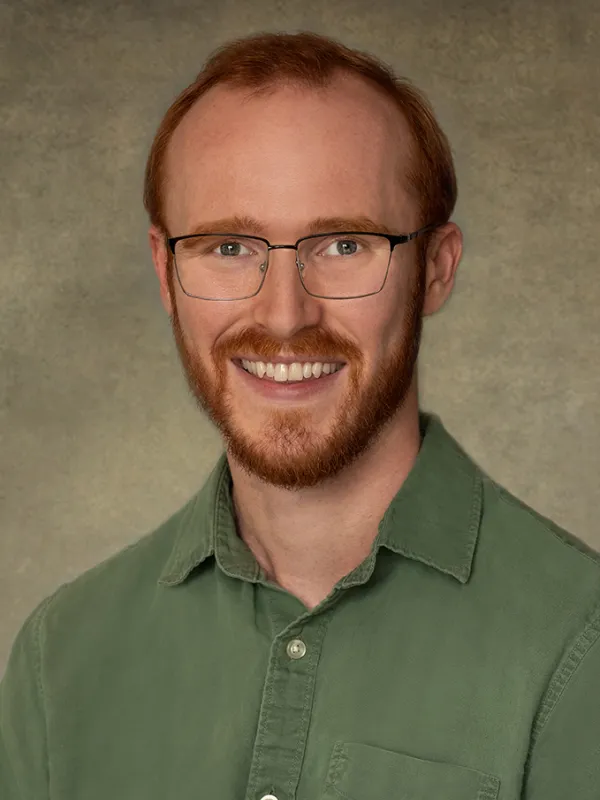 Morgan Ross Headshot Photo