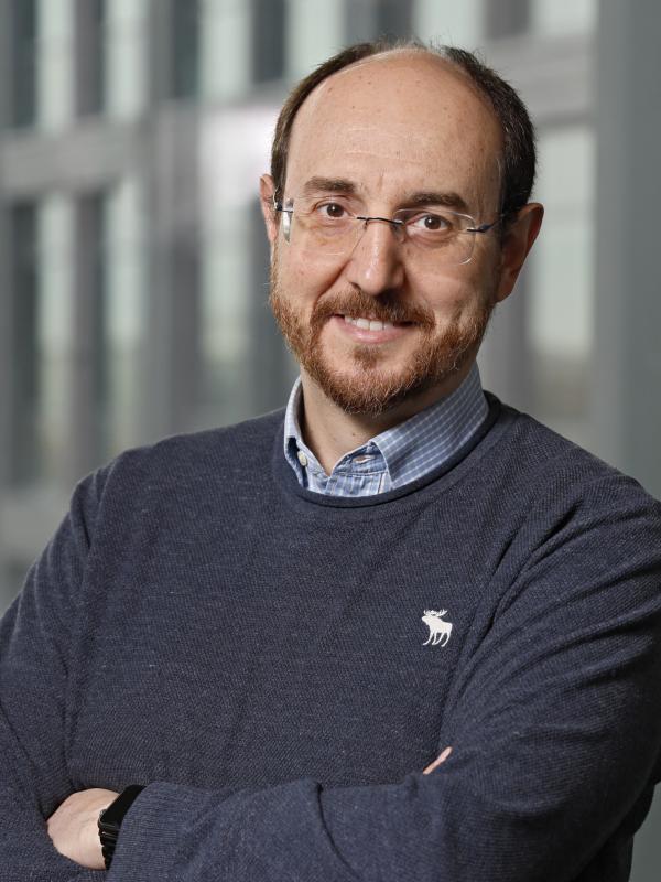 samaranch.1 professional headshot