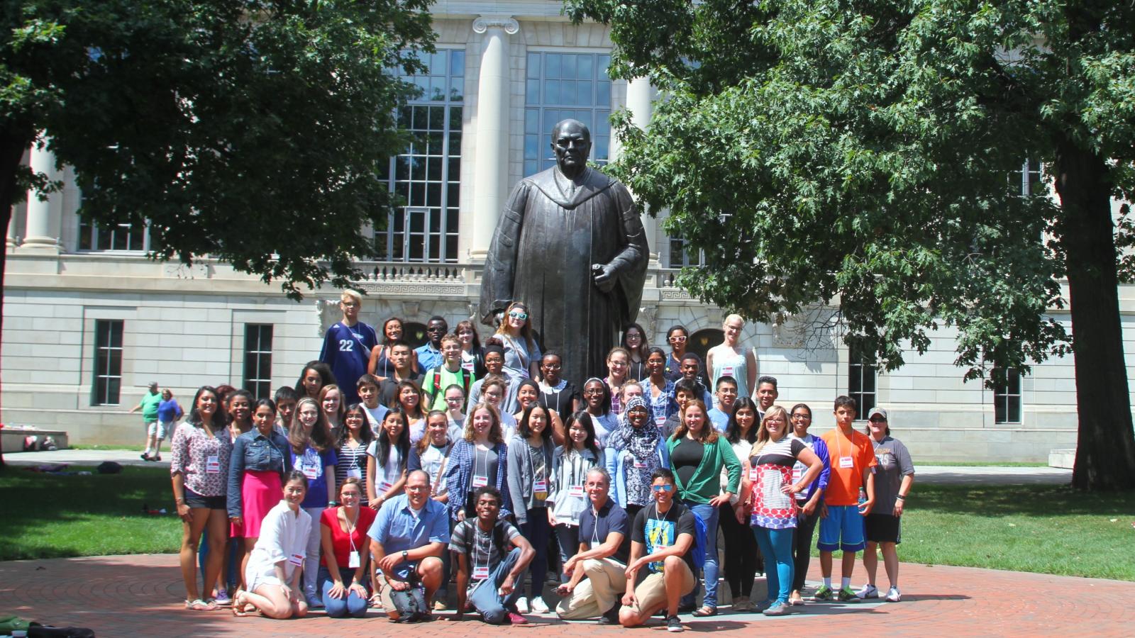 2015 Summer Institute class in front of Thompson library